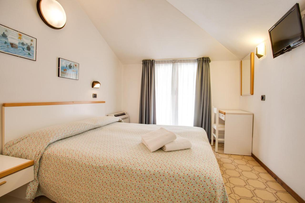 Double or Twin Room,1008118891:JPEG