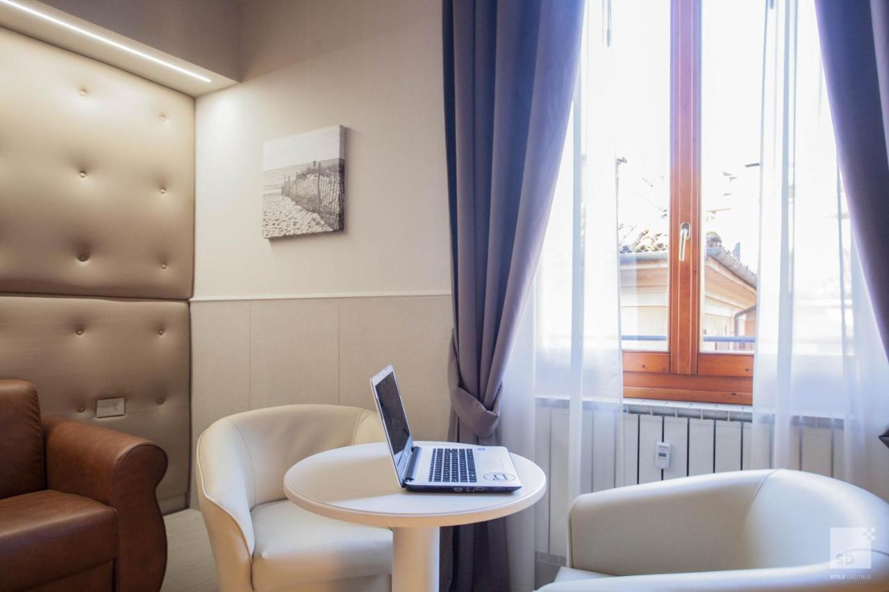 Deluxe Triple Room,769366828:JPEG