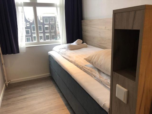 Single Room,770154091:JPEG