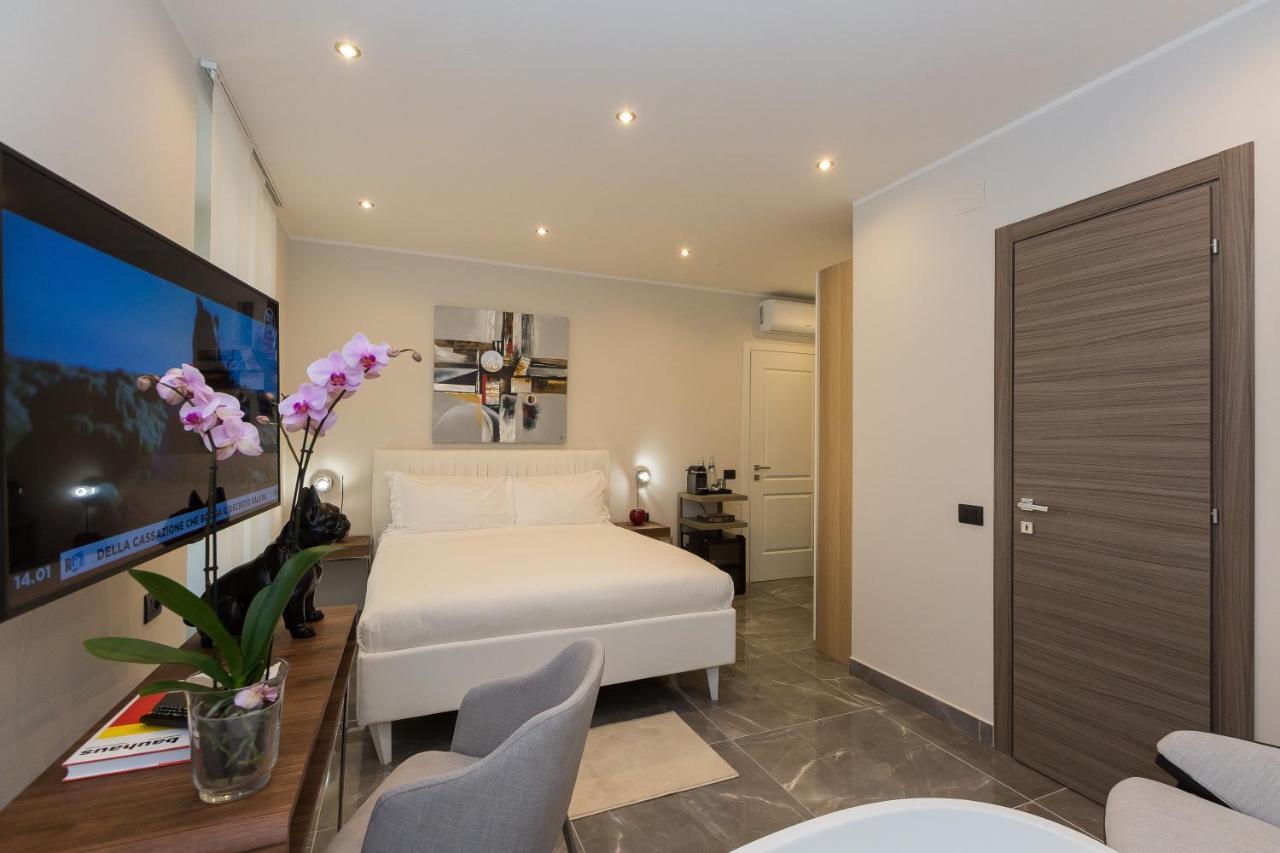 Deluxe Double Room Bath,771479953:JPEG