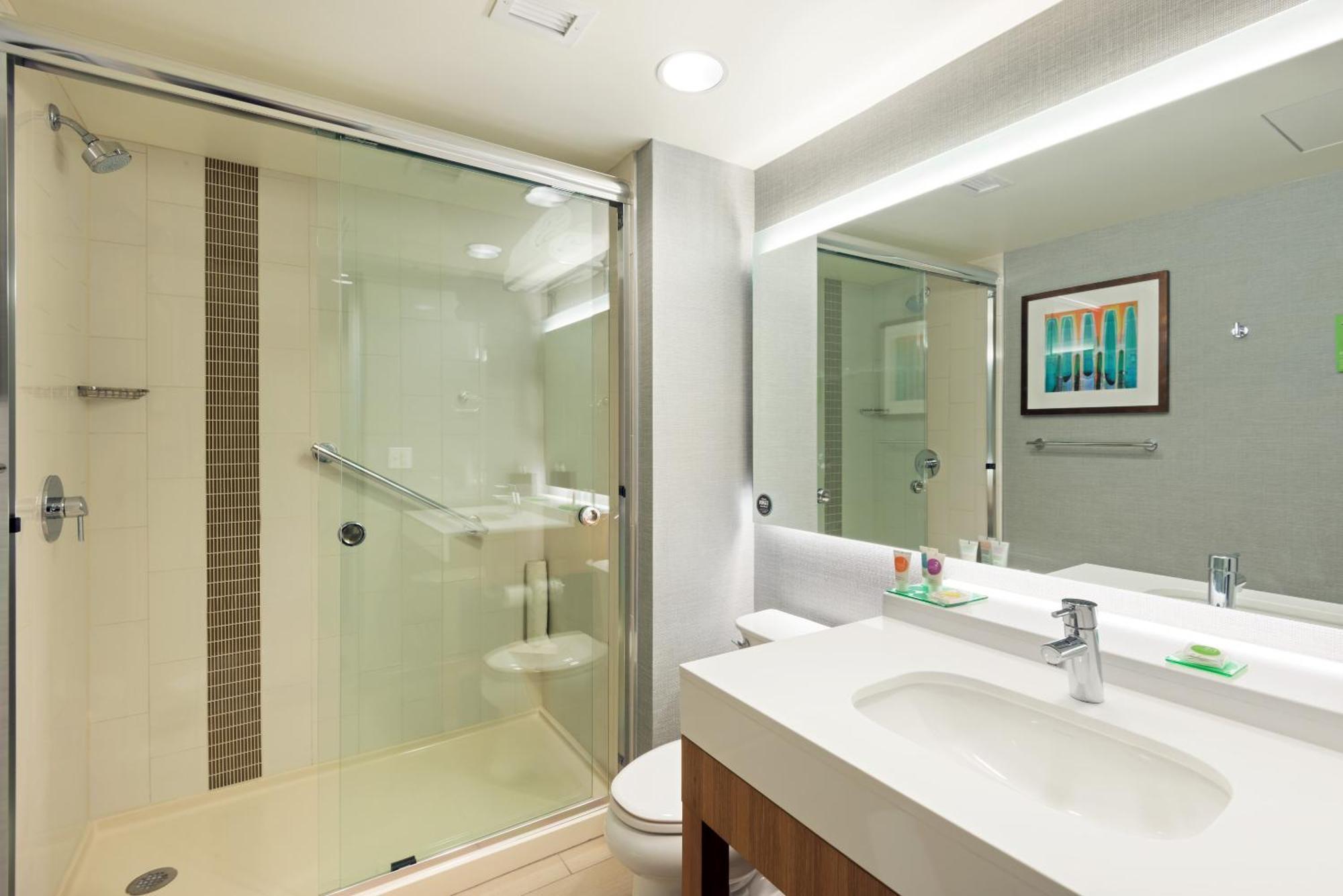 Quarto de Canto com Cama King-size e Vista