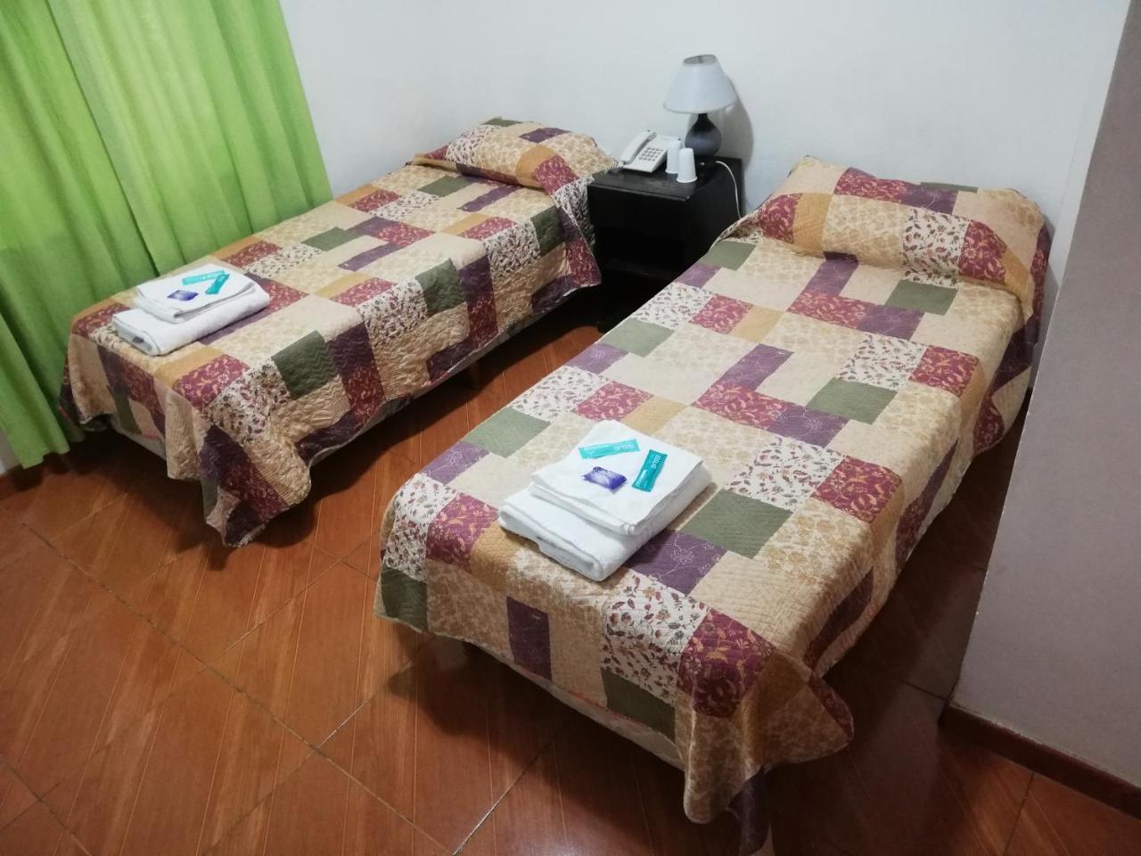 Habitación Doble con baño privado - 2 camas