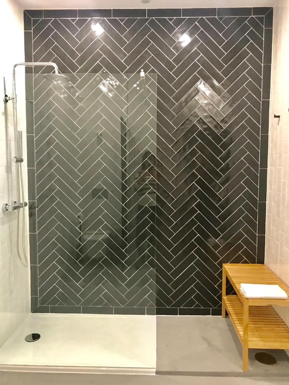 Executive Suite,775089217:JPEG