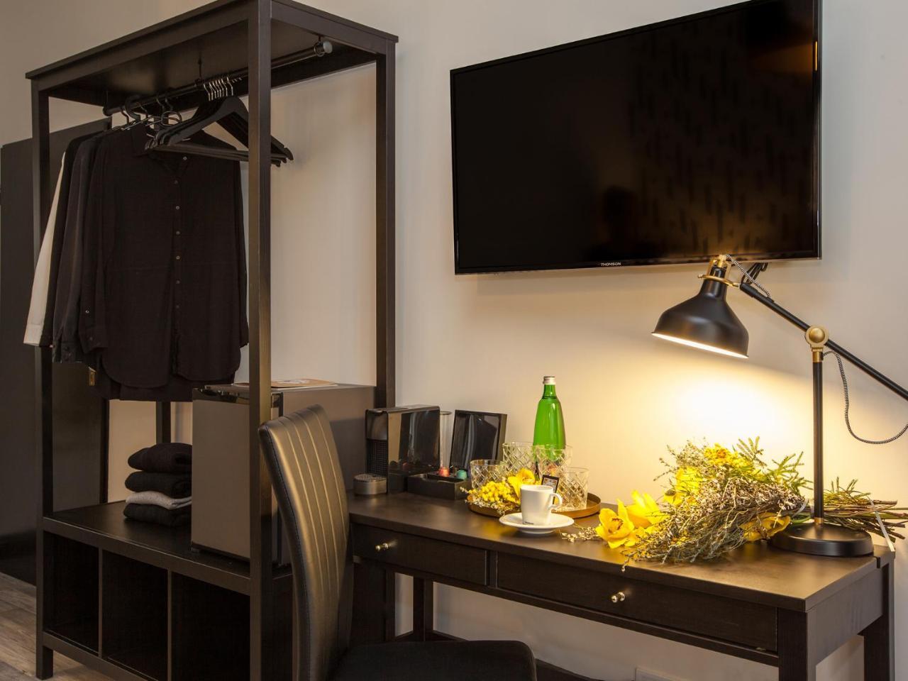 Standard Double Room with Balcony,775815247:JPEG