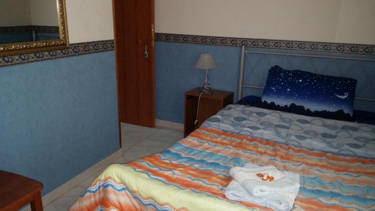 Double or Twin Room Private External Bathroom,775884118:JPEG