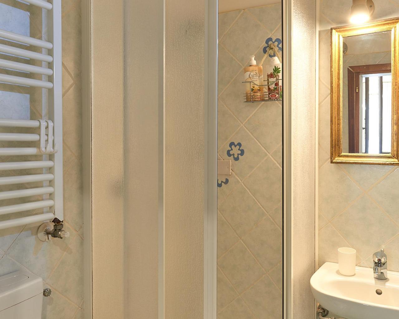 Single Room with Private External Bathroom,776104321:JPEG