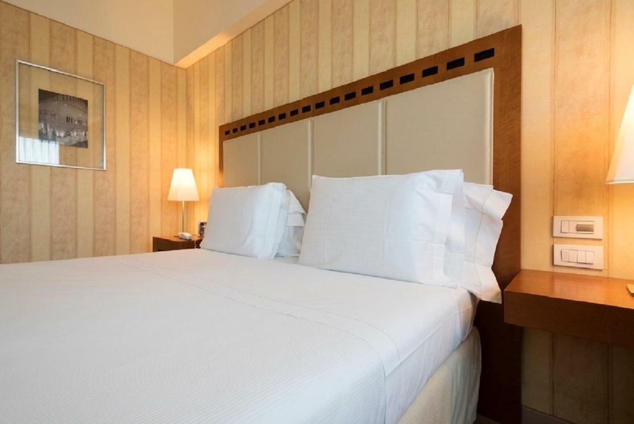 Deluxe Double or Twin Room,779609997:JPEG
