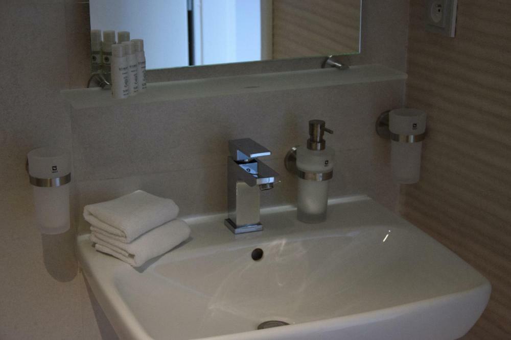 Deluxe King Room,972007171:JPEG