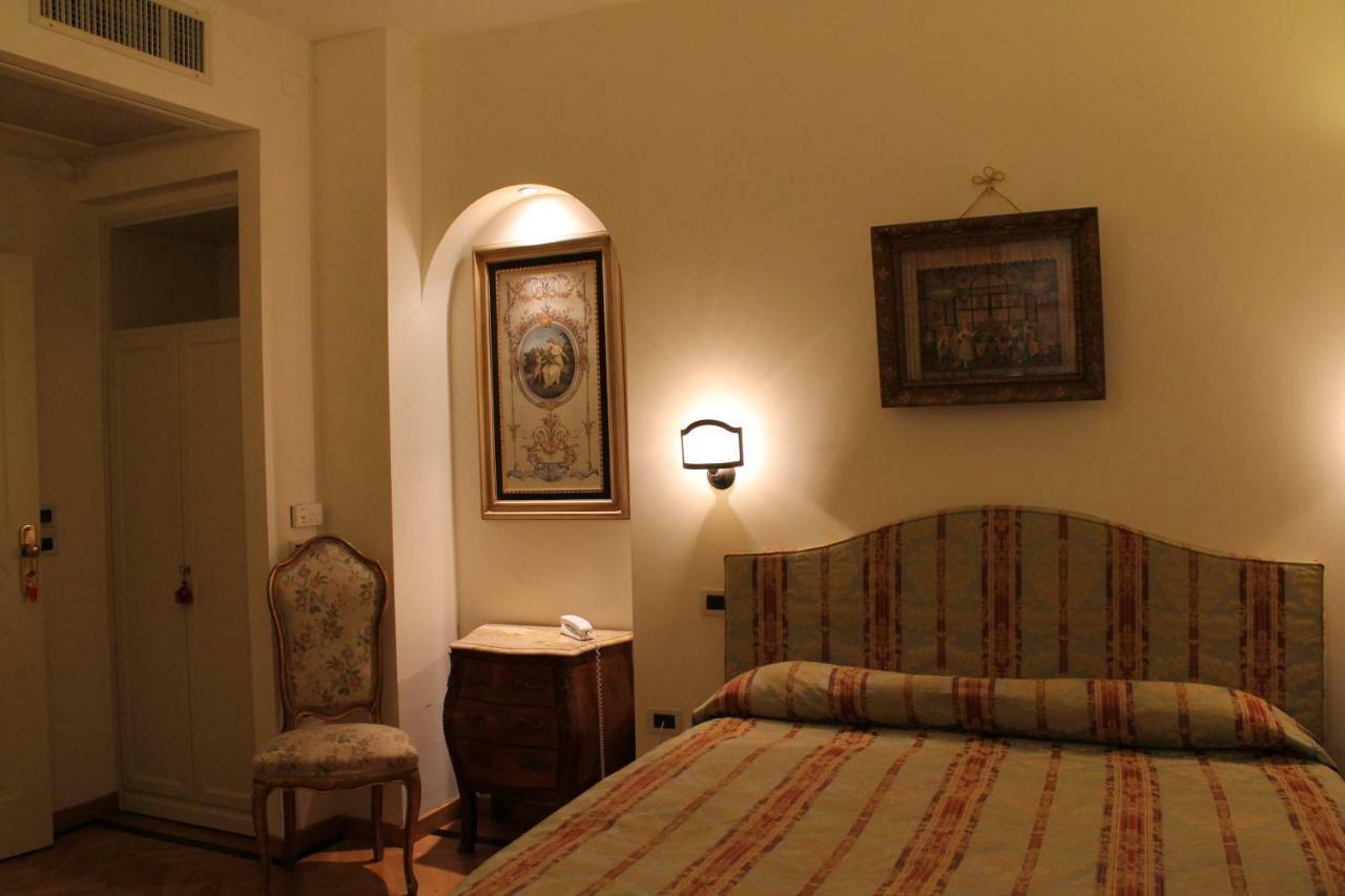 Economy Double or Twin Room,779664978:JPEG