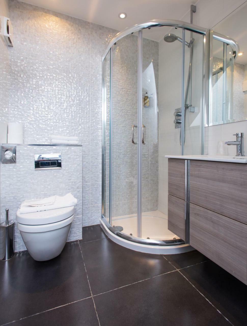 One-Bedroom Queen Suite,840588572:JPEG