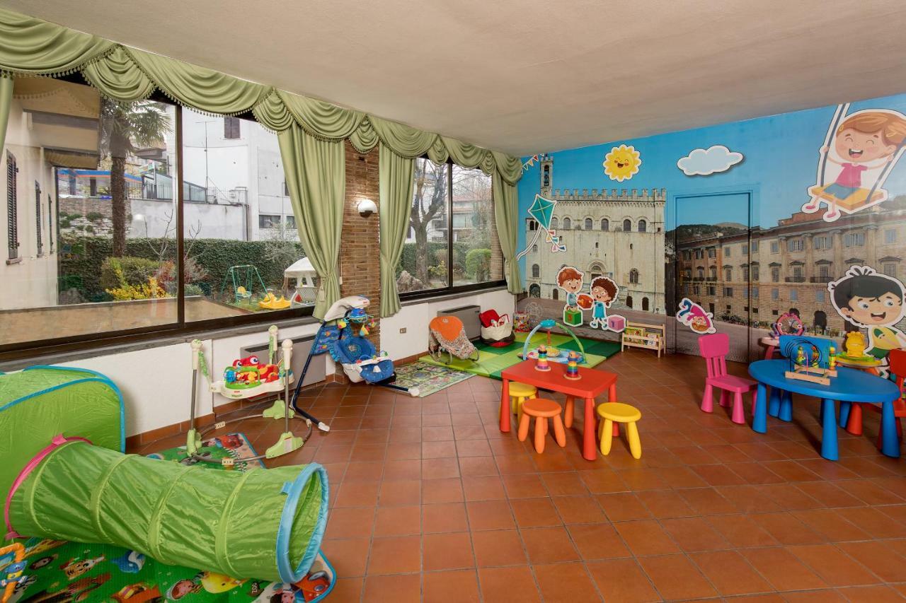 Superior Family Room,1555317208:JPEG