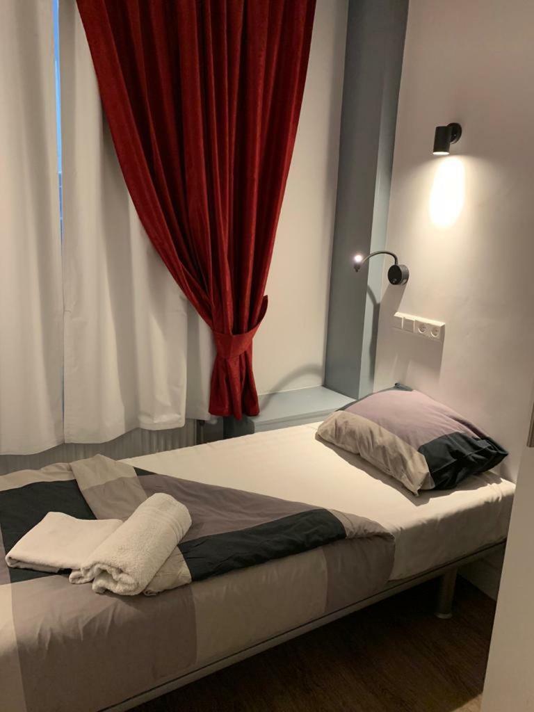Standard Single Room,780944022:JPEG