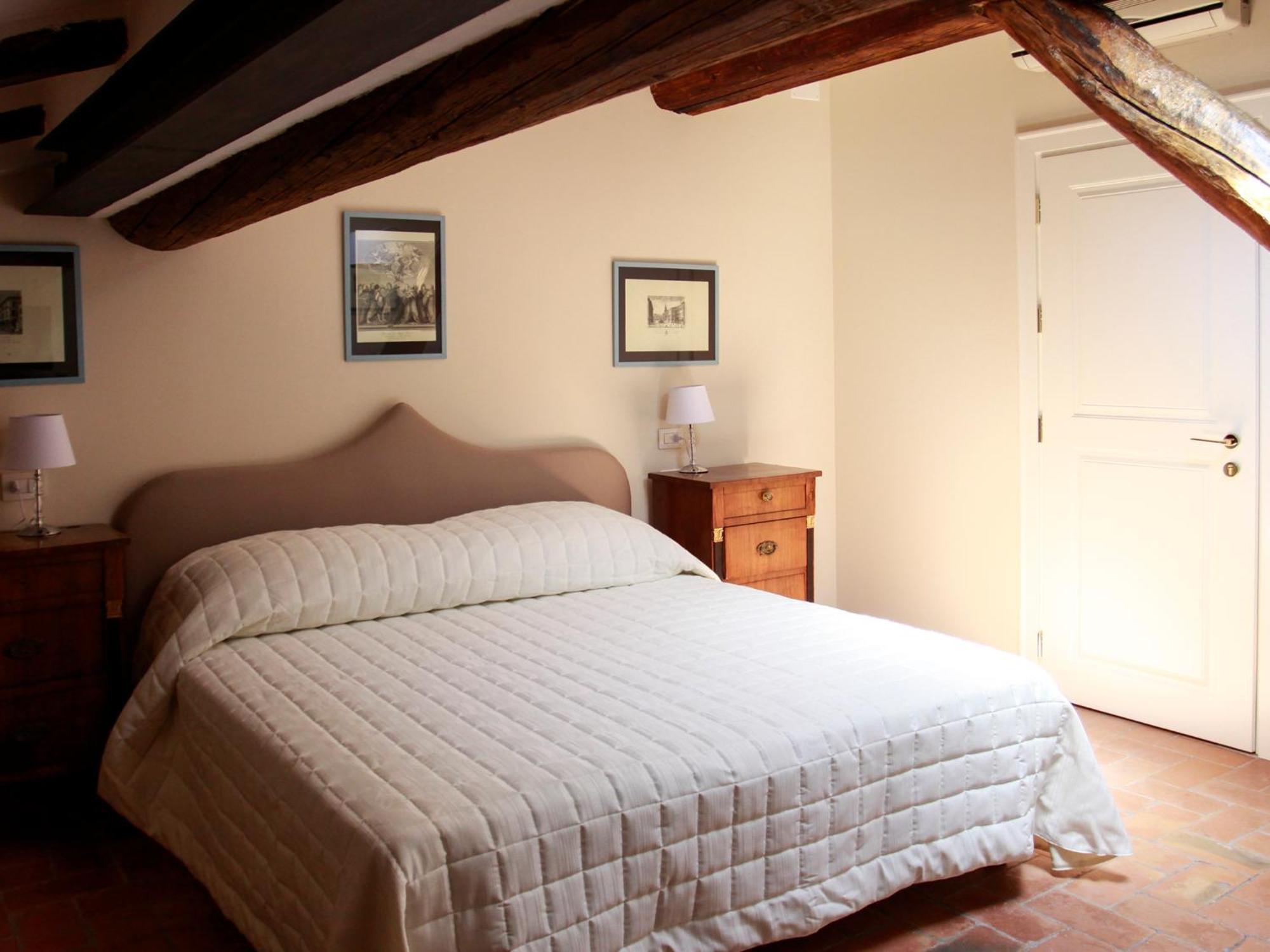 Double Room,1387344383:JPEG