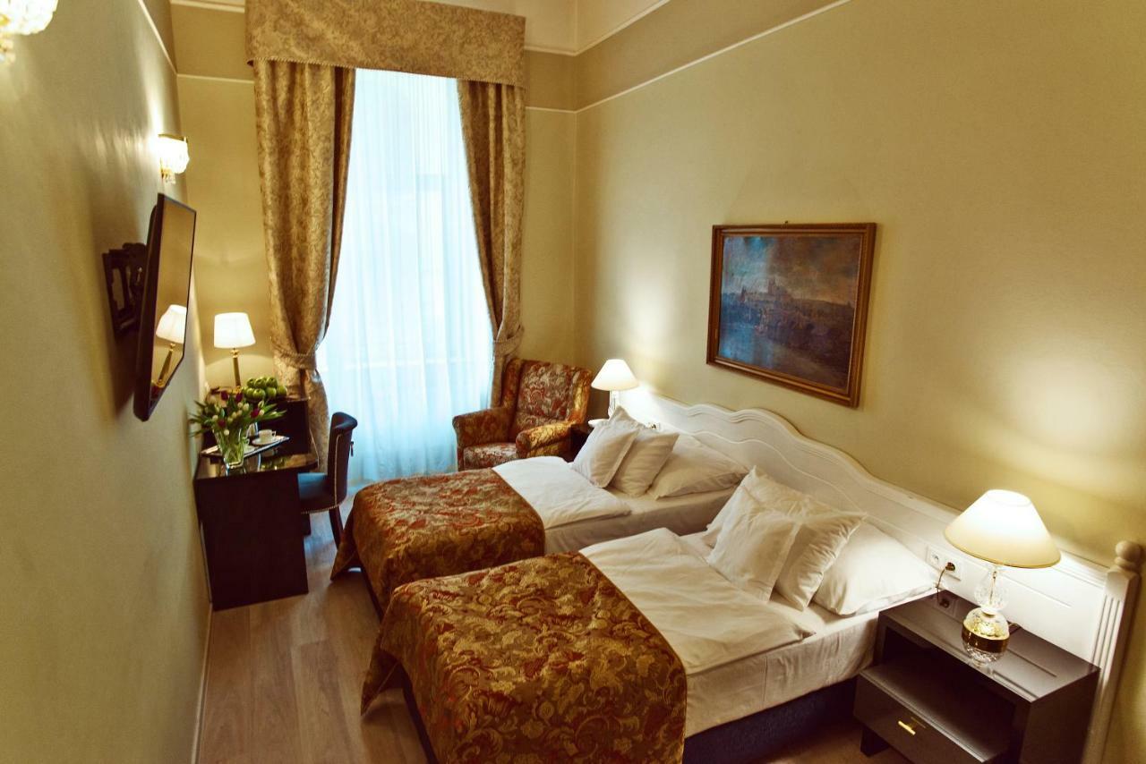 Double or Twin Room,784063074:JPEG