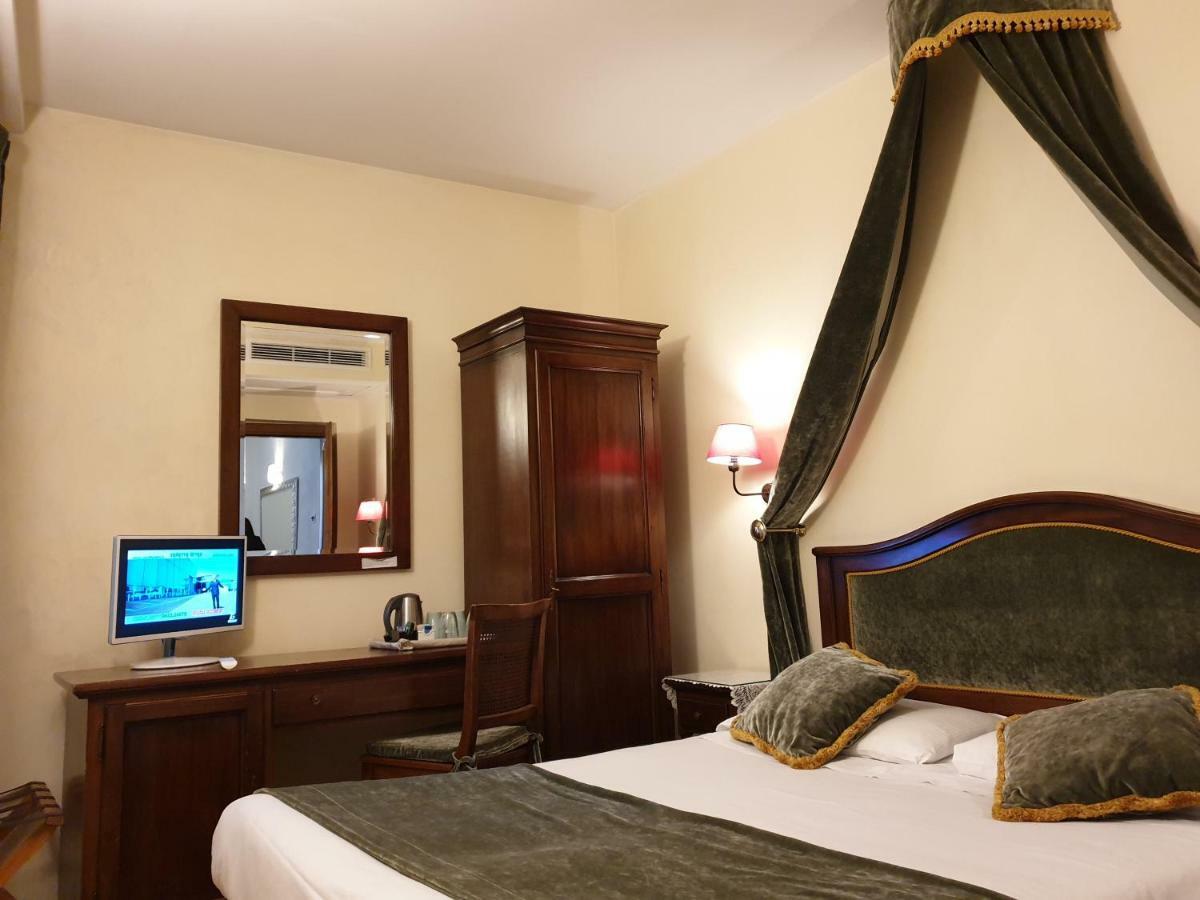 Double Room,785221902:JPEG