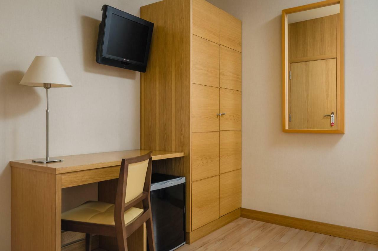 Double or Twin Room,785246220:JPEG
