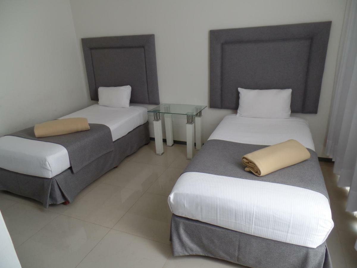 Standard Suite,785247345:JPEG