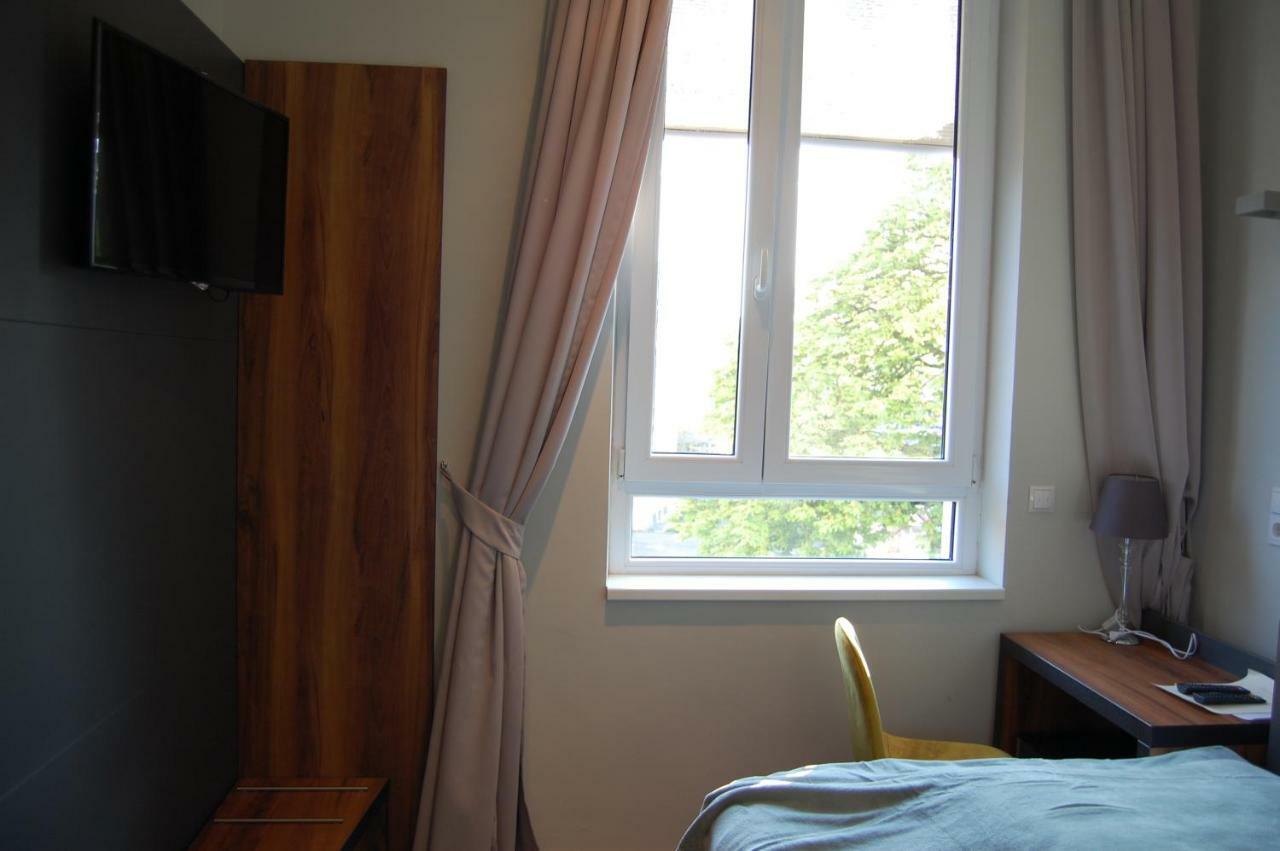 Single Room,786099129:JPEG