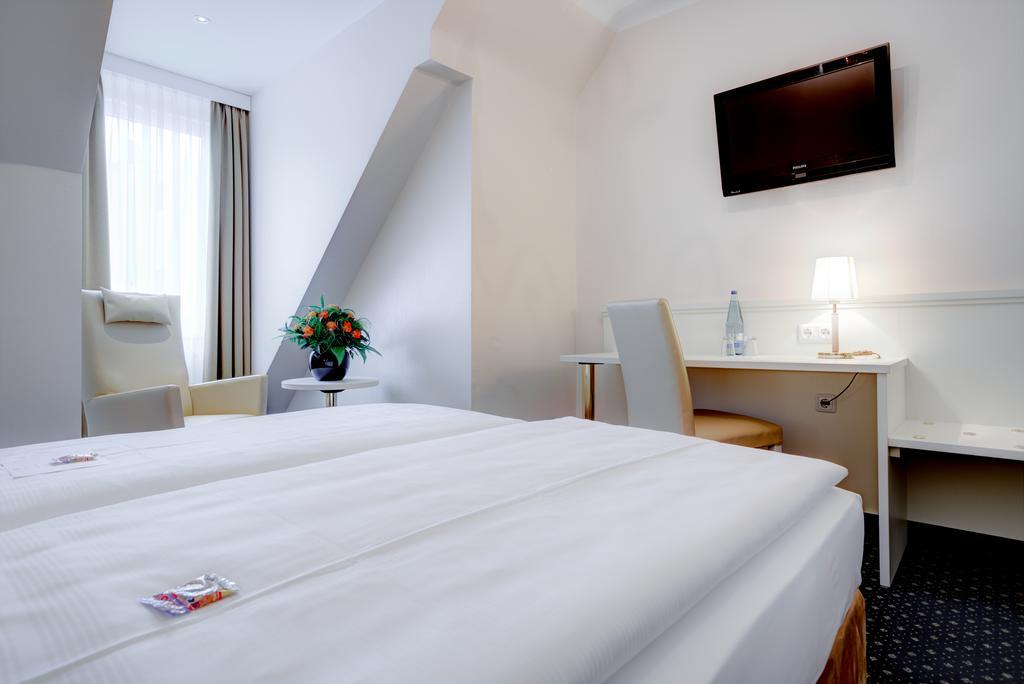 Standard Room Queen-size Bed,78912492:JPEG