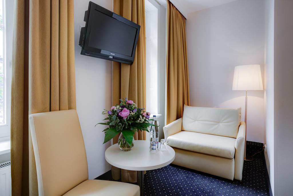 Comfort Room,549378201:JPEG