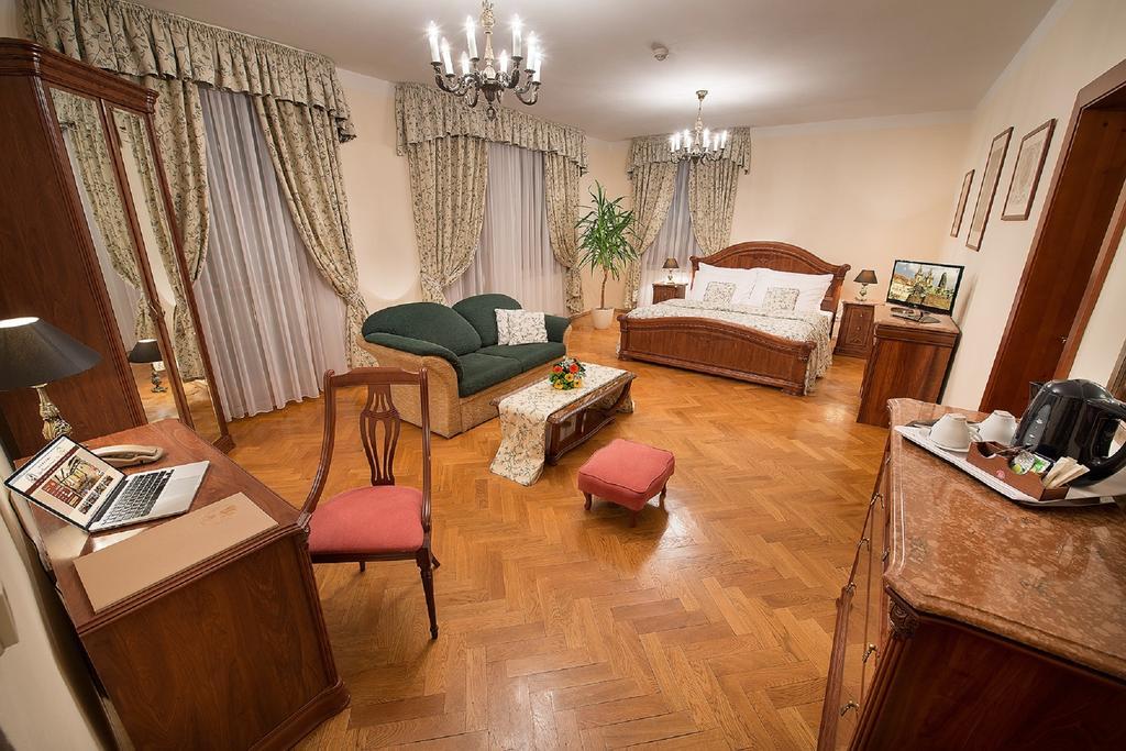 Deluxe Double or Twin Room,942279529:JPEG