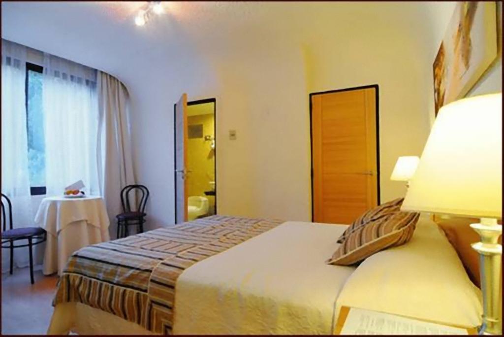 Standard Single Room,79384113:JPEG