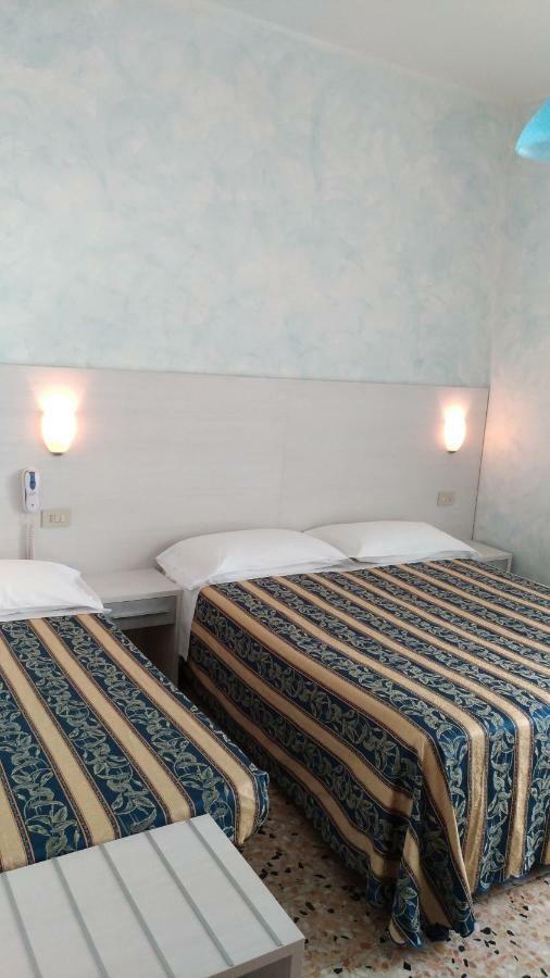 Triple Room Private Bathroom,789675405:JPEG