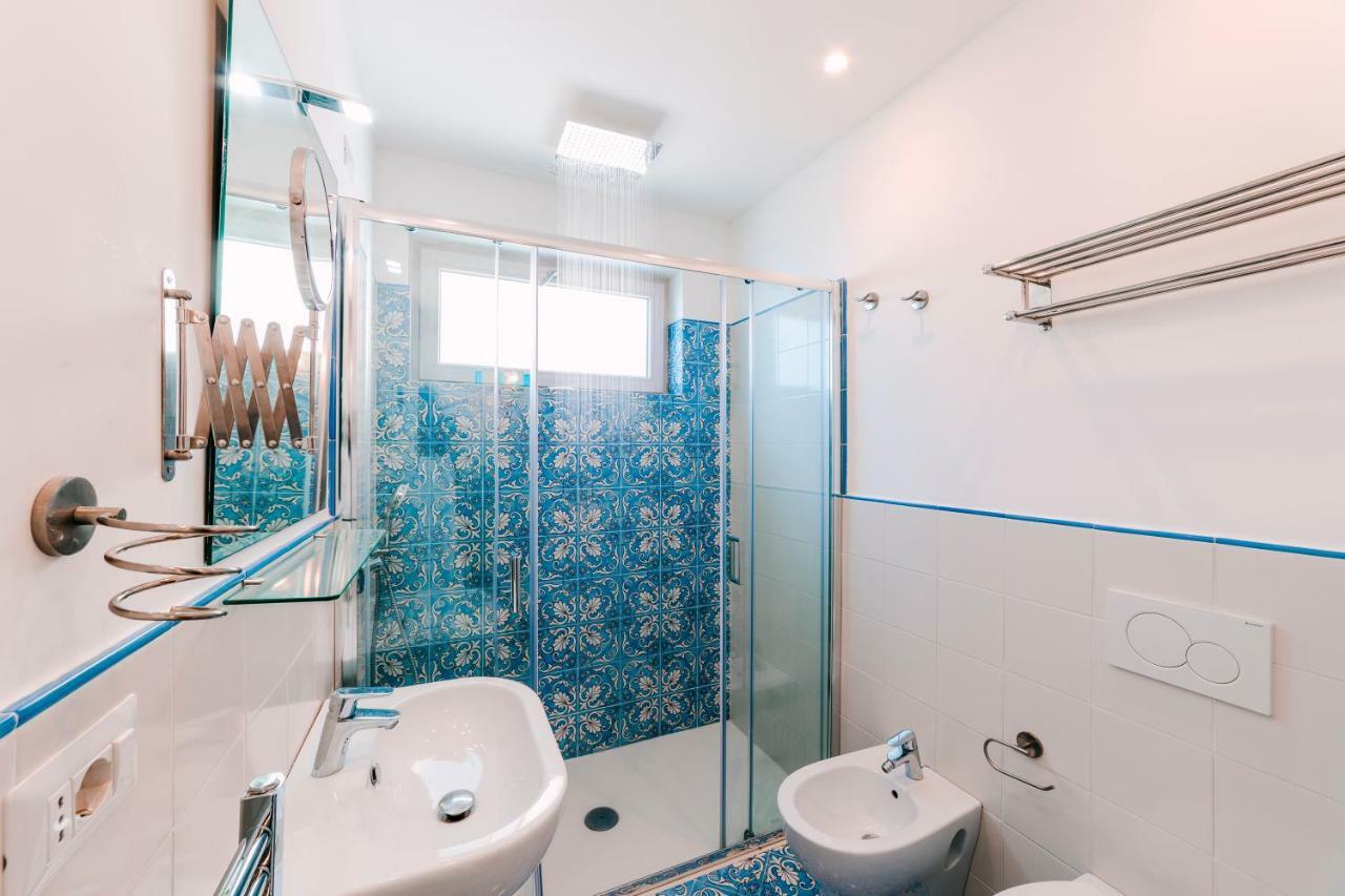Deluxe Double Room with Sea View,1686508047:JPEG