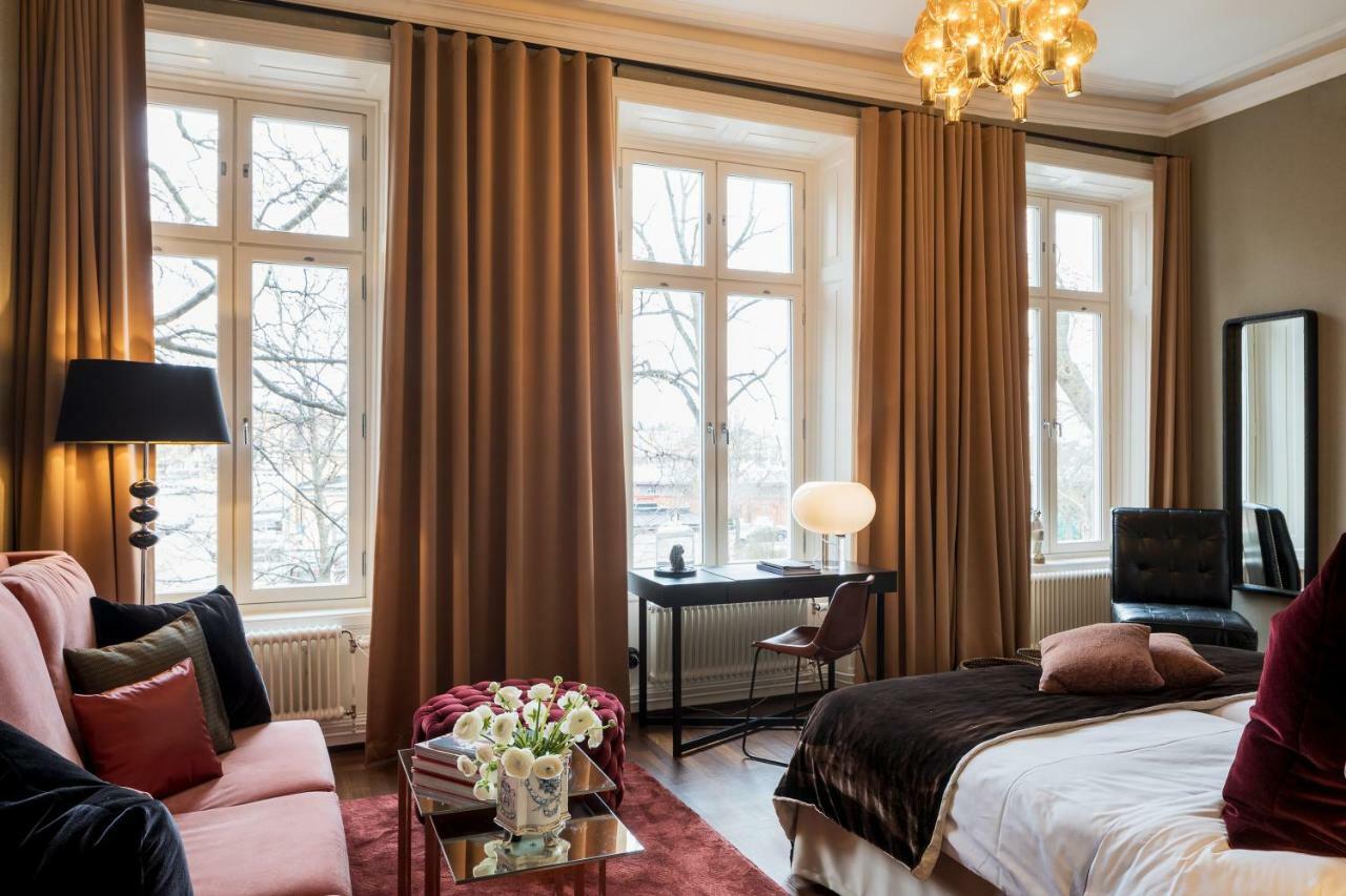 Medium Zimmer mit Kingsize-Bett