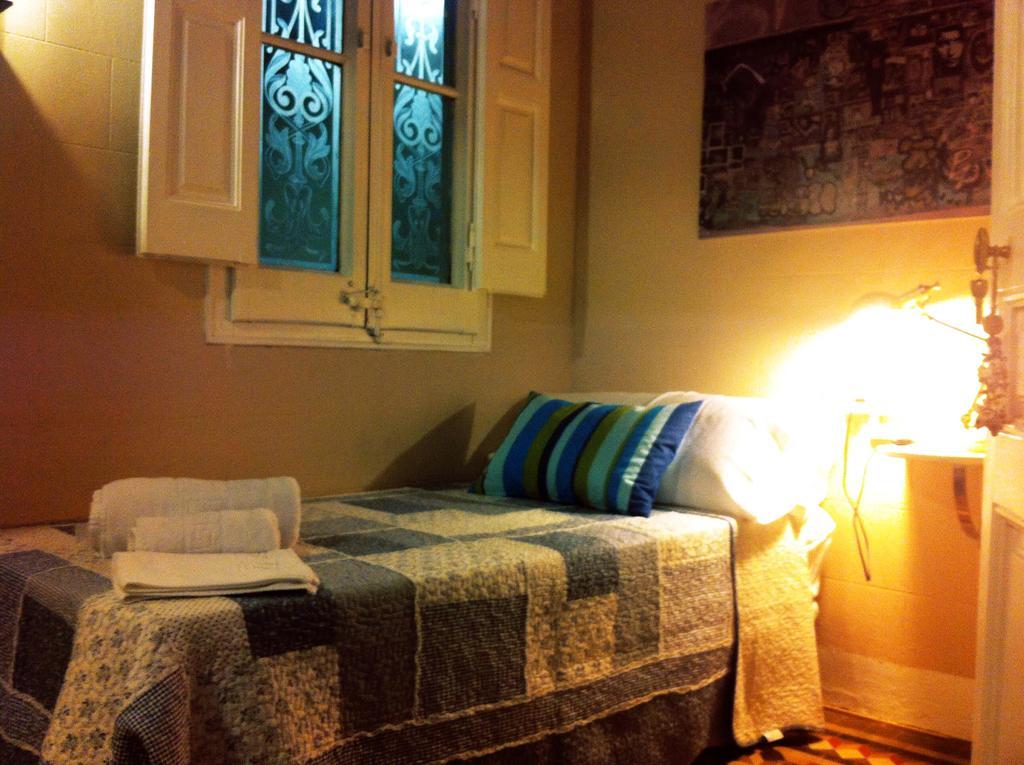 Budget Single Room,79536375:JPEG