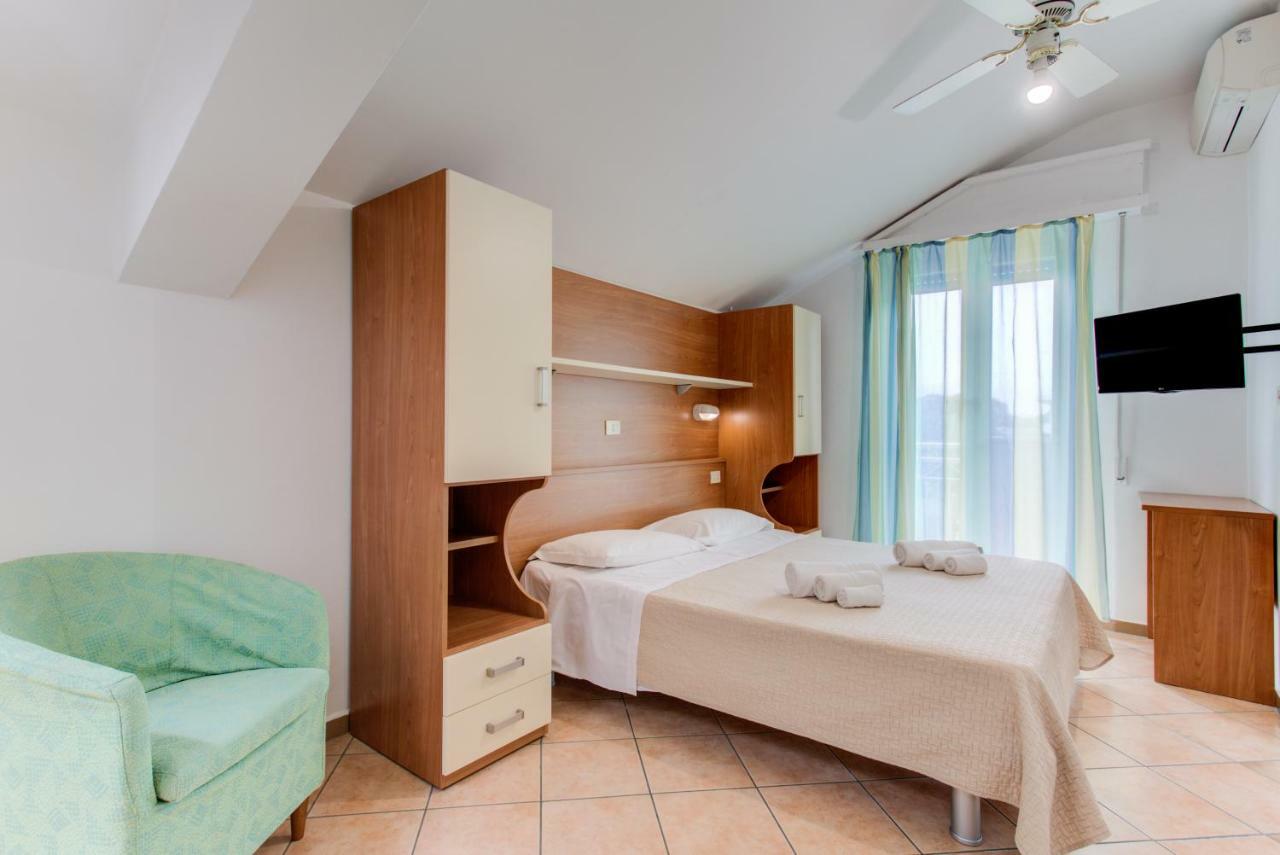Small Double Room Balcony,791907624:JPEG