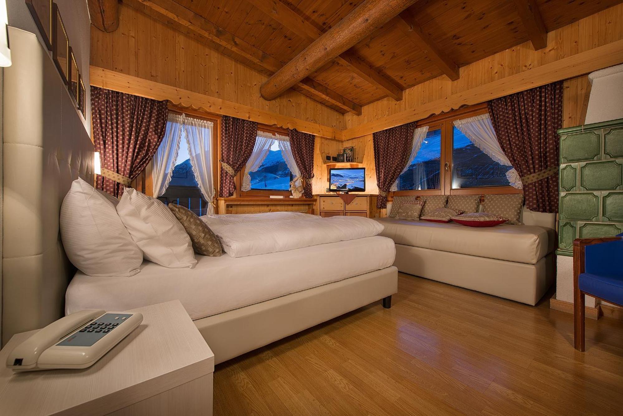 Deluxe Double Room Bath