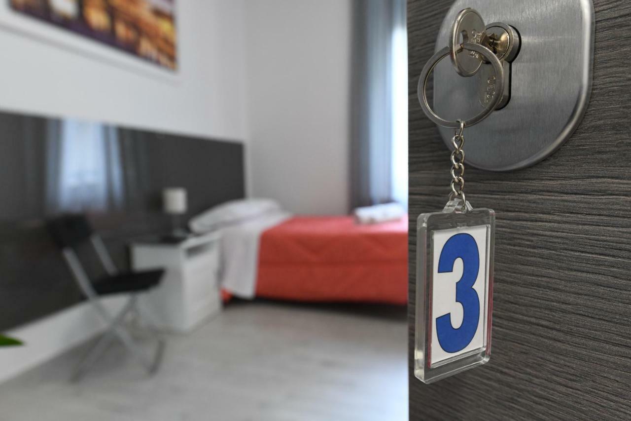 Standard Single Room,795338088:JPEG