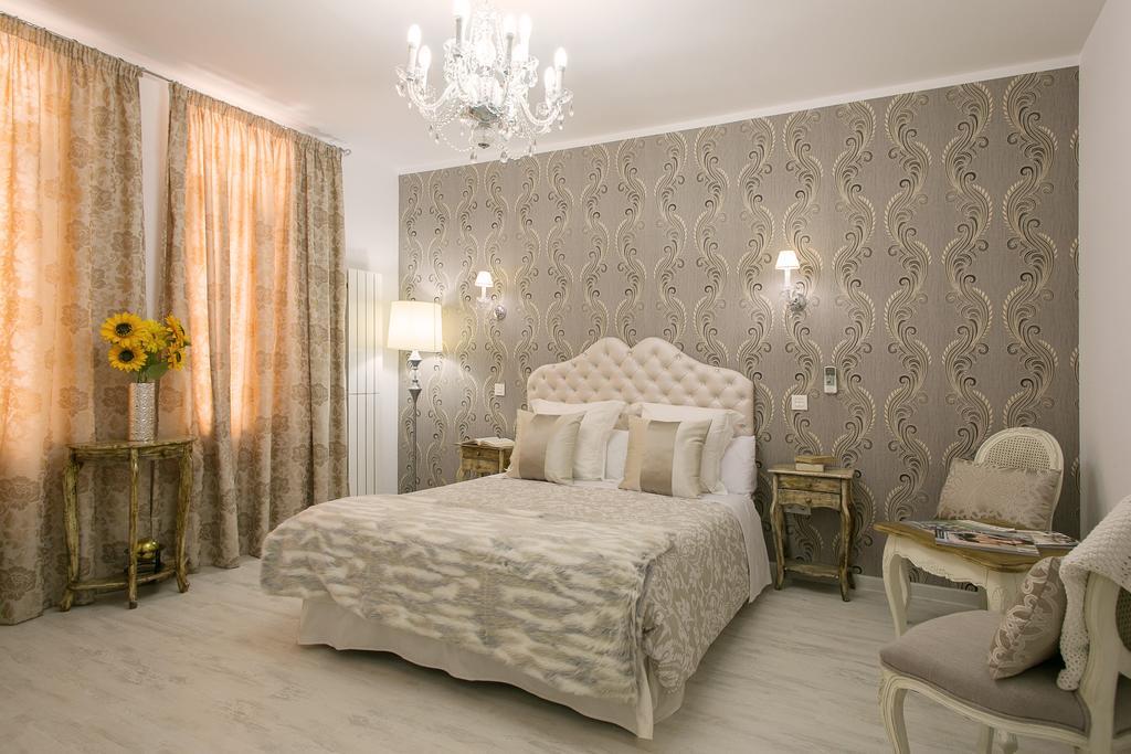 Interior Double Room