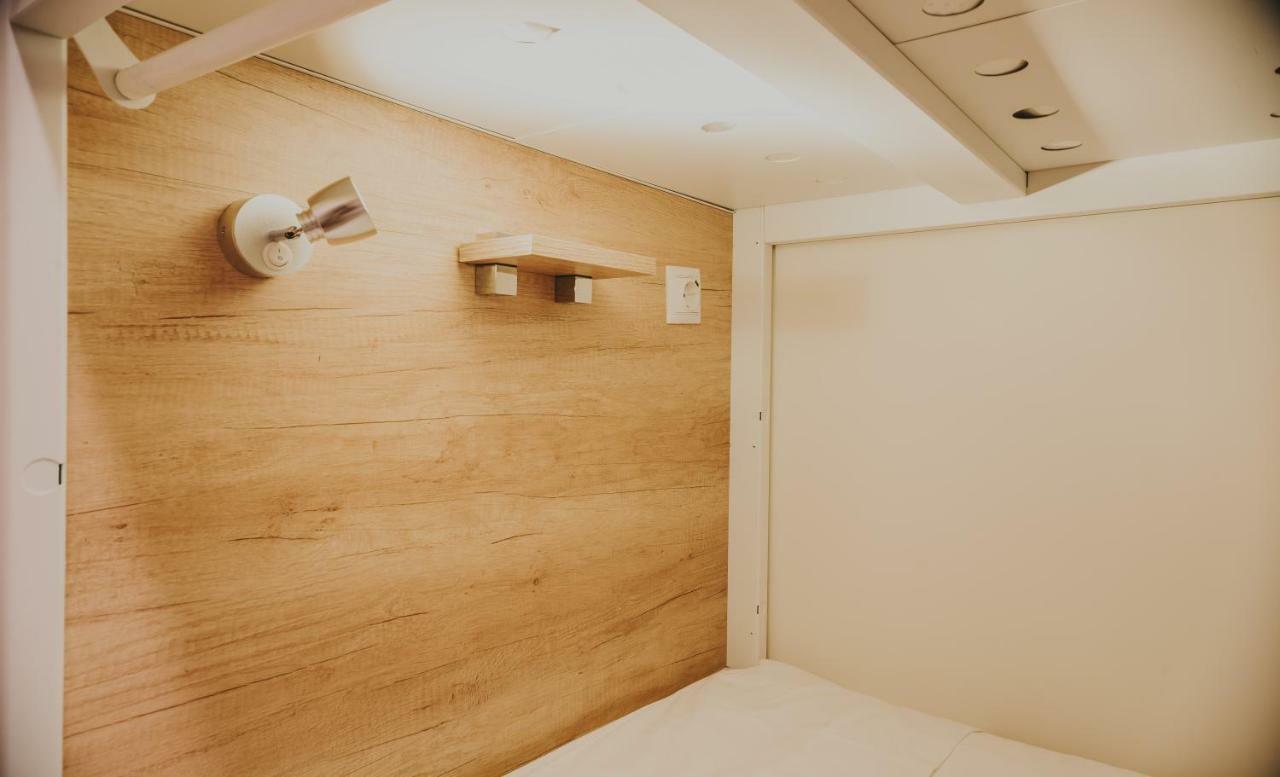 Family Room Bathroom,798393114:JPEG
