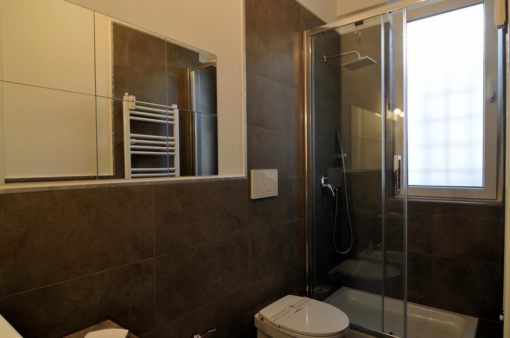 Double Room Private External Bathroom Balcony,393980940:JPEG