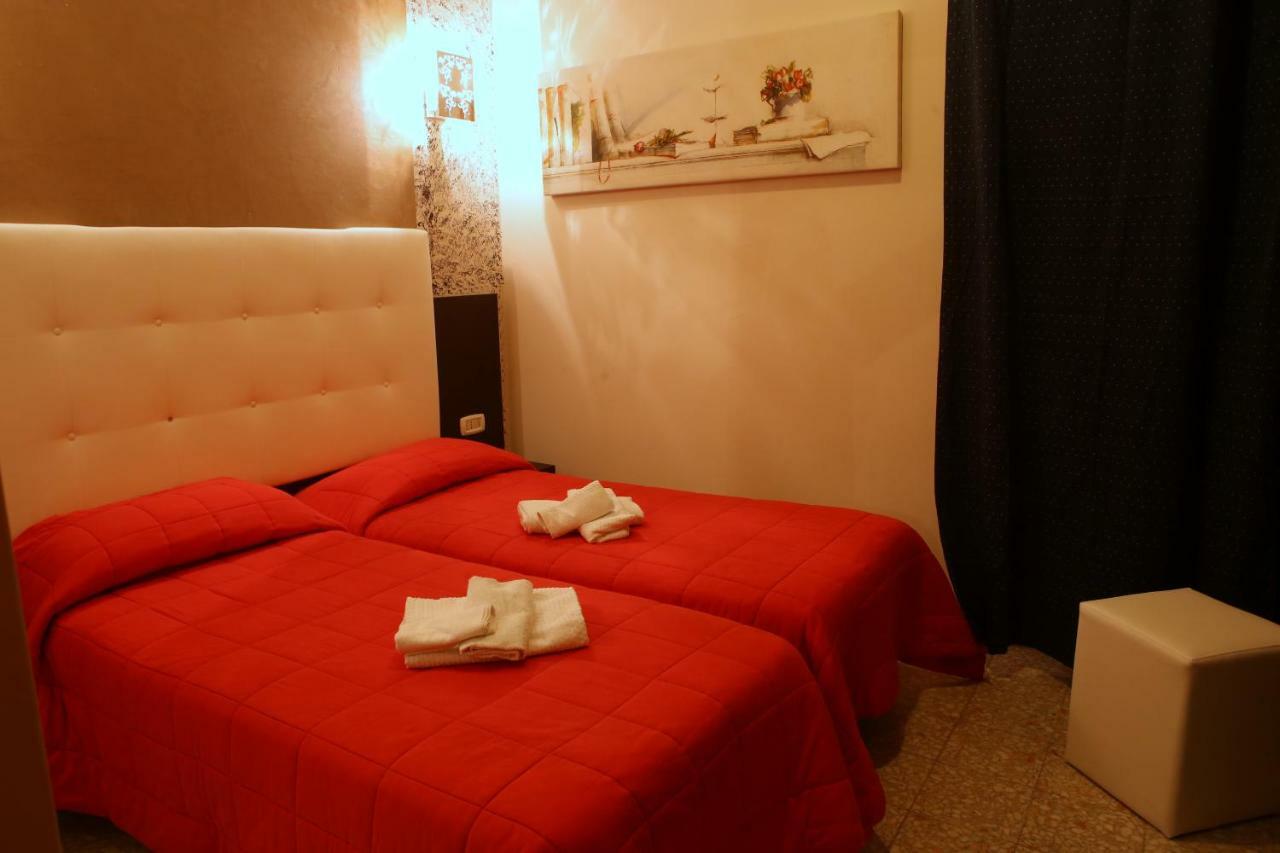 Double Room,799063737:JPEG