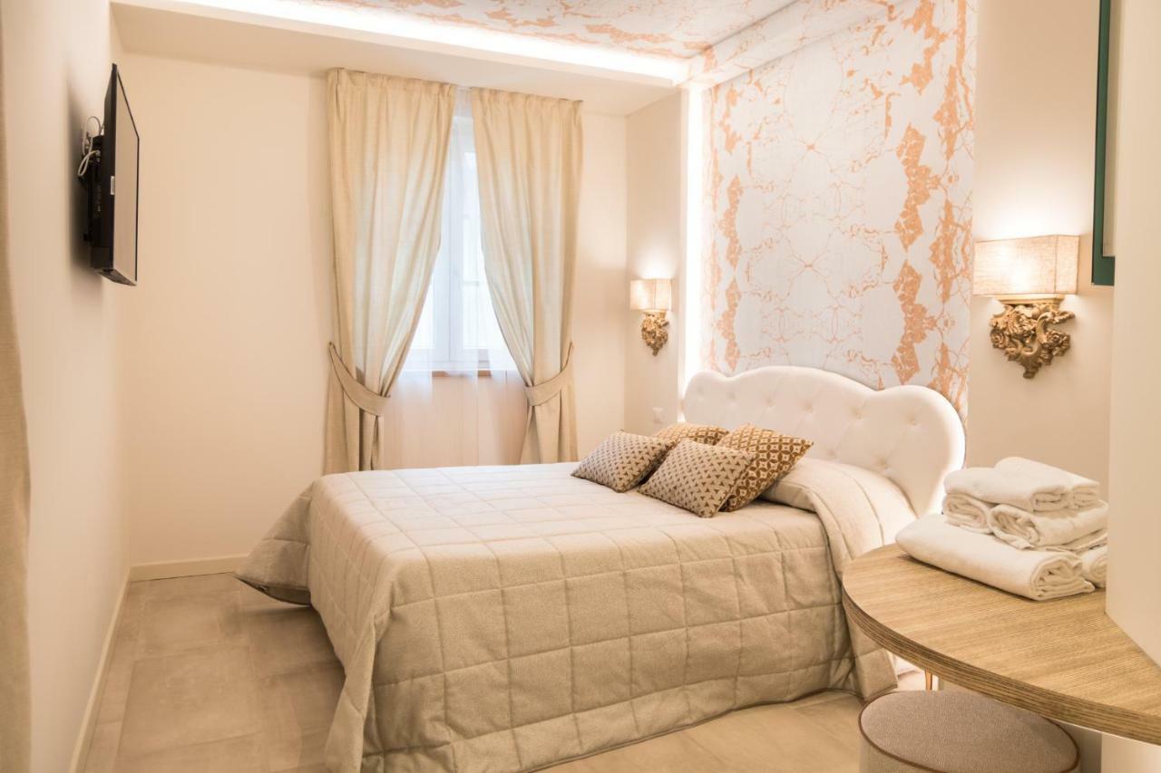 Double Room Private Bathroom