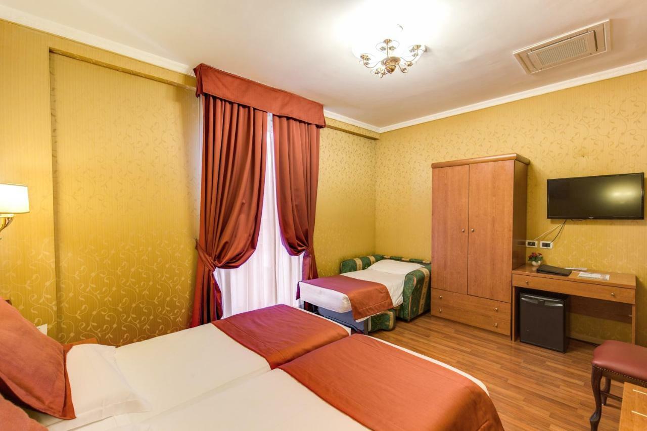 Triple Room,908607835:JPEG
