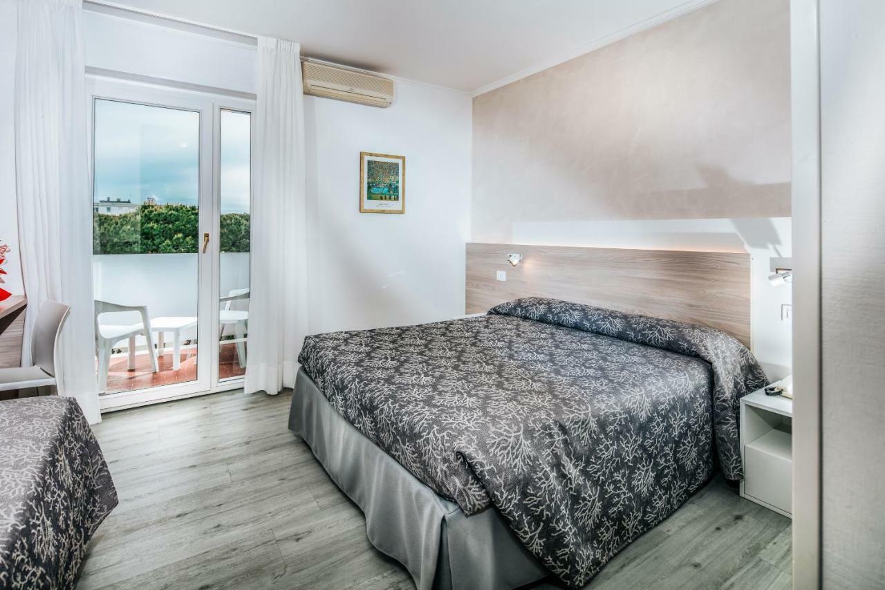 Double or Twin Room Balcony,800169762:JPEG