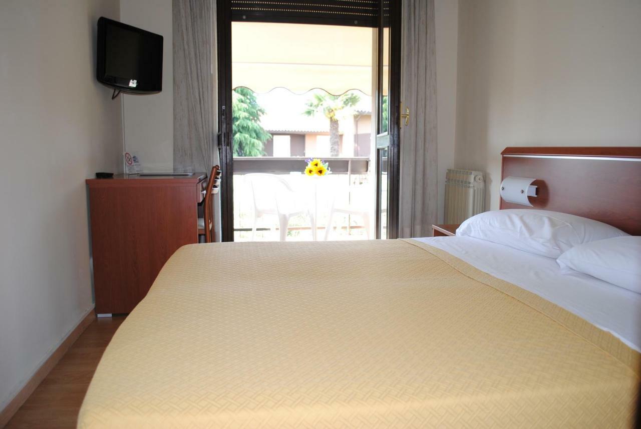 Small Double Room Balcony,805650234:JPEG