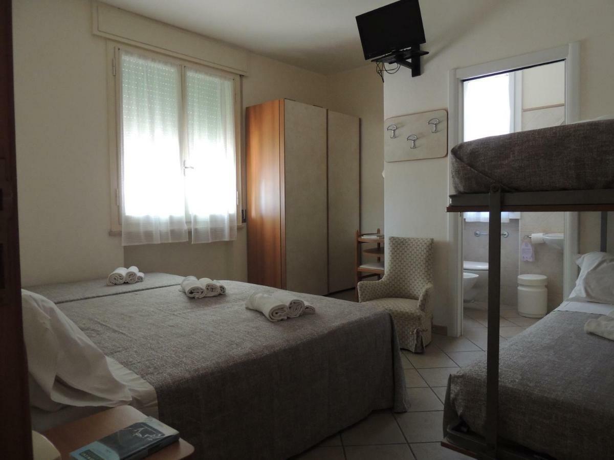 Family Room,784261680:JPEG