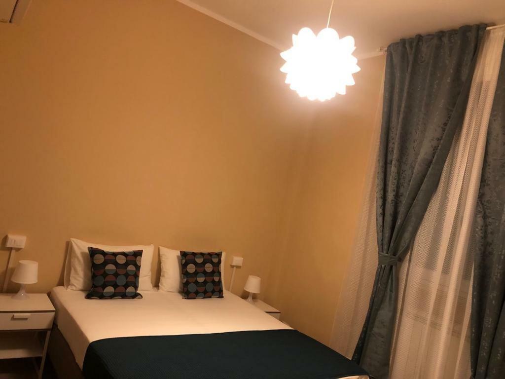 Deluxe Double Room Shower,1668120469:JPEG