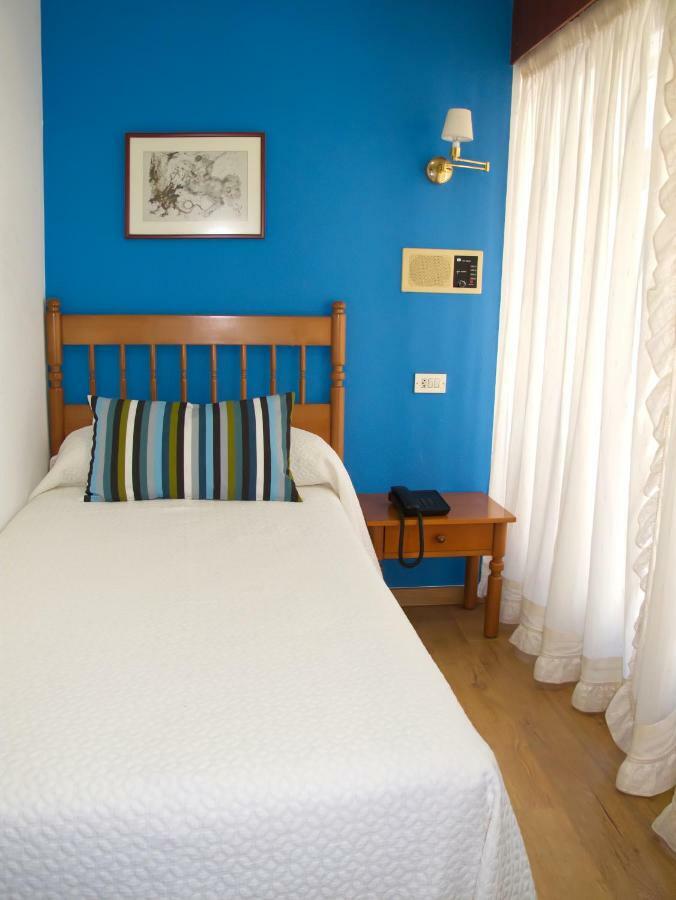 Single Room,807171318:JPEG