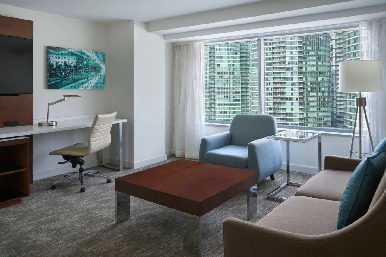 Suite de 1 dormitorio con sofá cama y vistas a la ciudad - 2 camas dobles