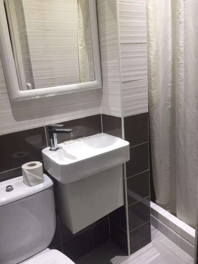 Standard Twin Room,813063852:JPEG