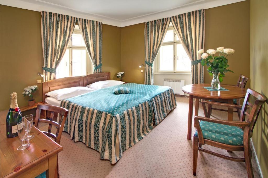 Double or Twin Room,49906209:JPEG