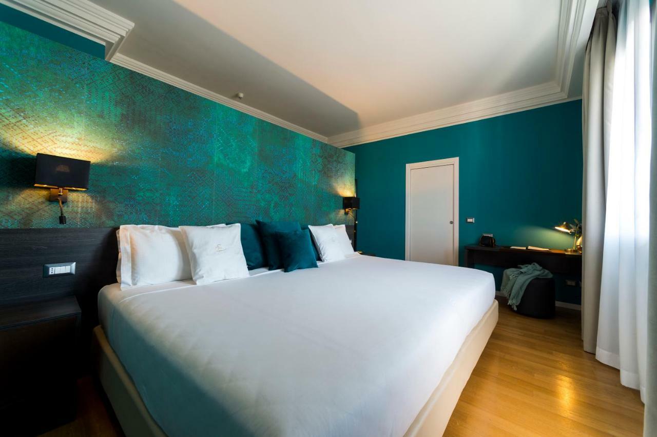 Junior Suite,812074188:JPEG