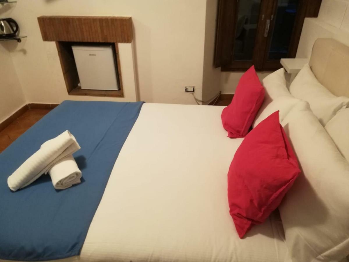 Single Room,812487906:JPEG