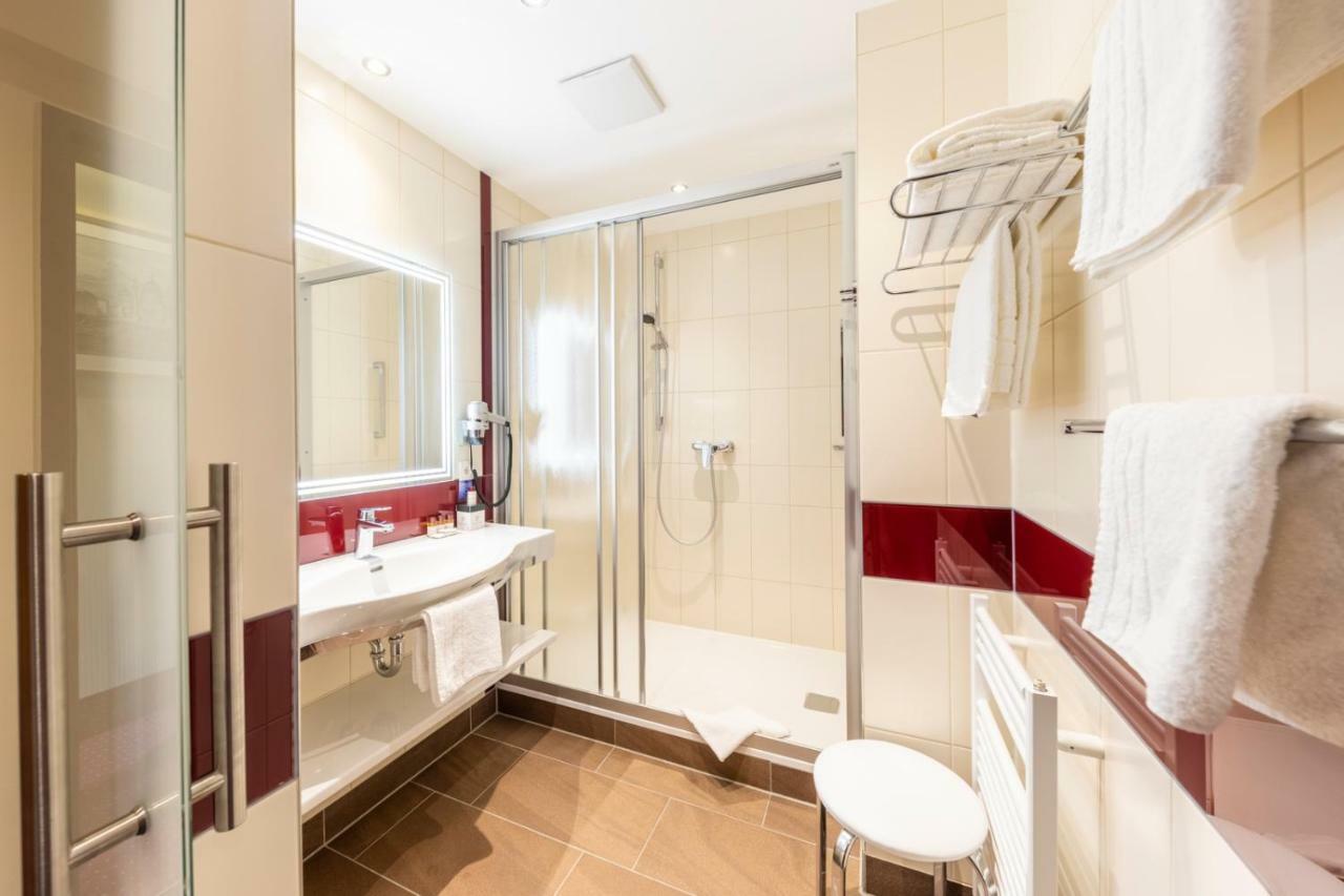 Triple Room PREMIUM courtyard view
